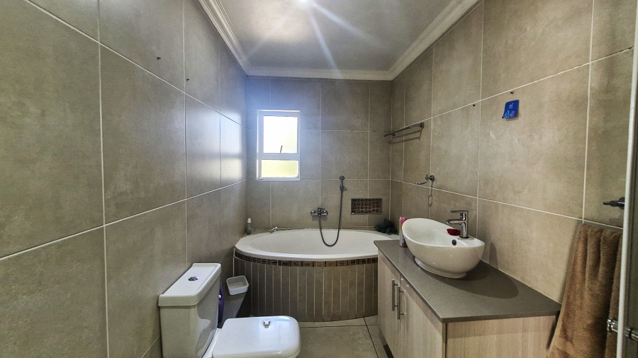 5 Bedroom Property for Sale in Laguna Sands Western Cape